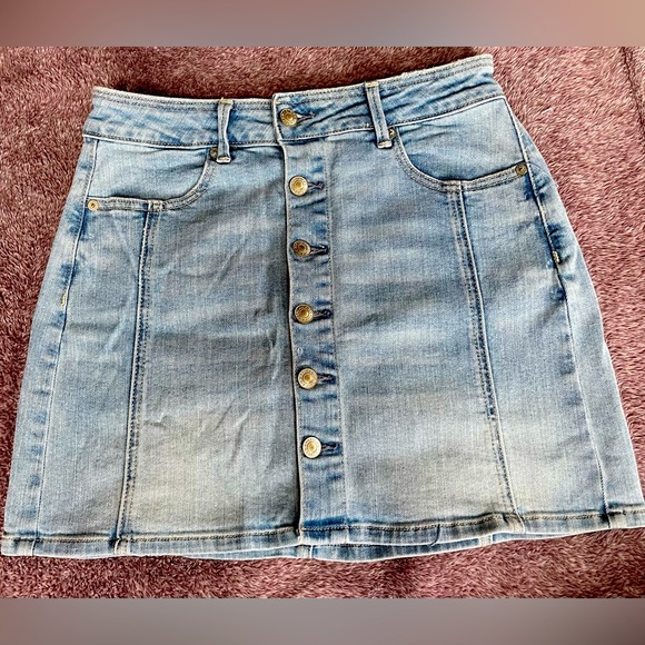 American Eagle height-rise A-Line jean skirt. - Picture 1 of 4